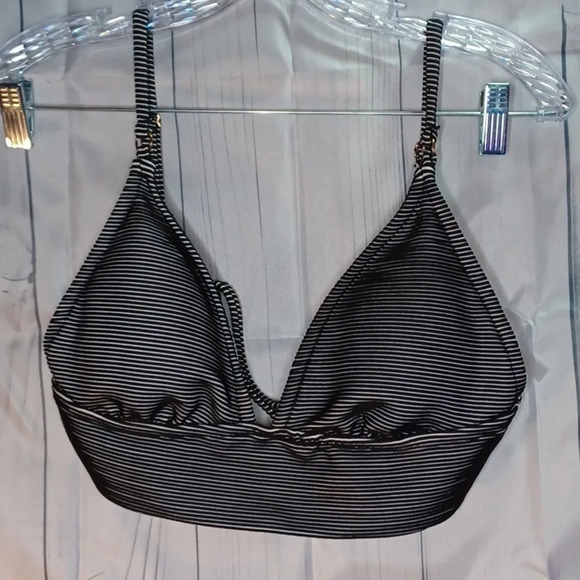 Shade & Shore 2 piece bikini - Picture 3 of 5